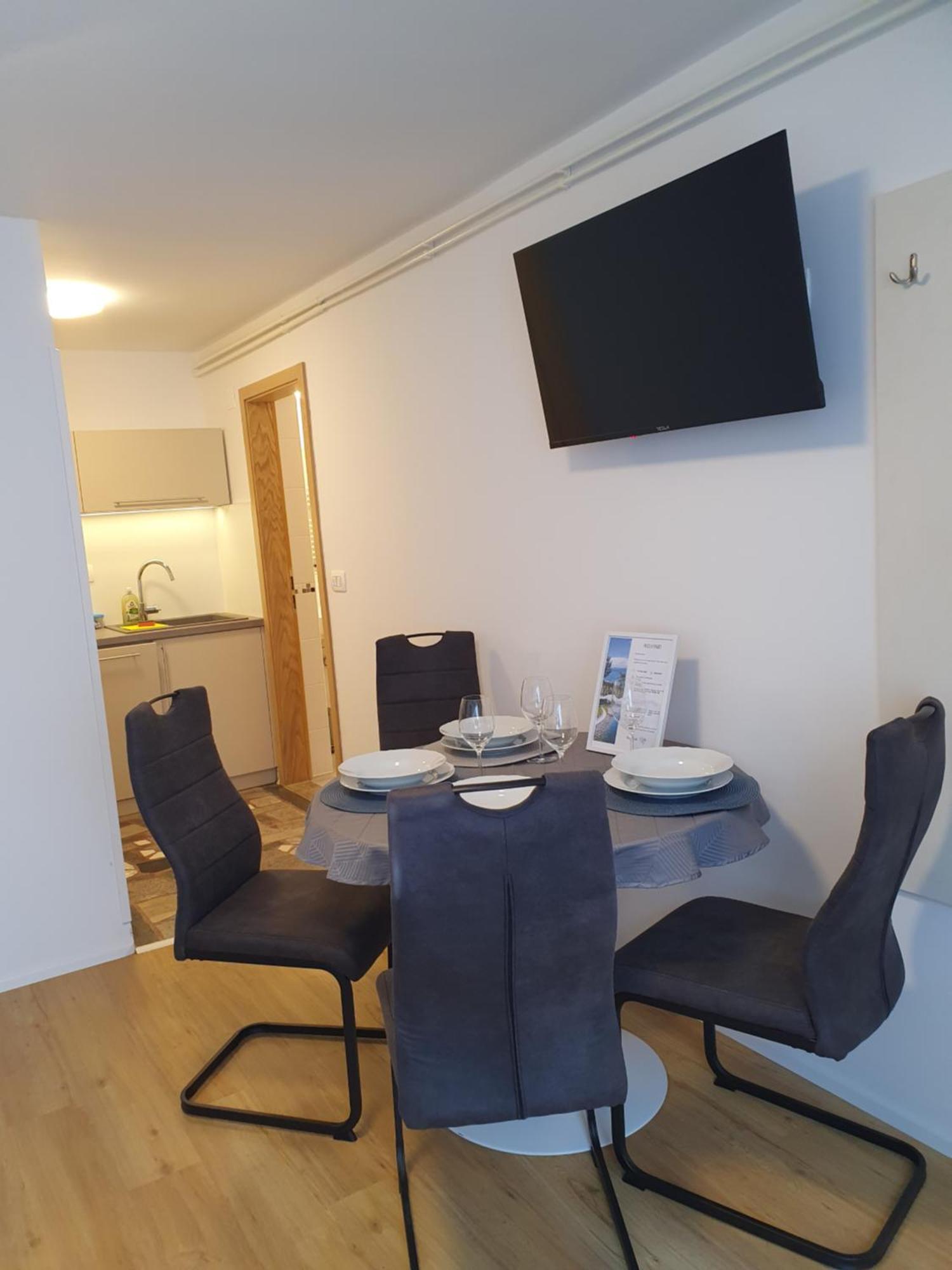 Apartmaji Pregelj * Koper