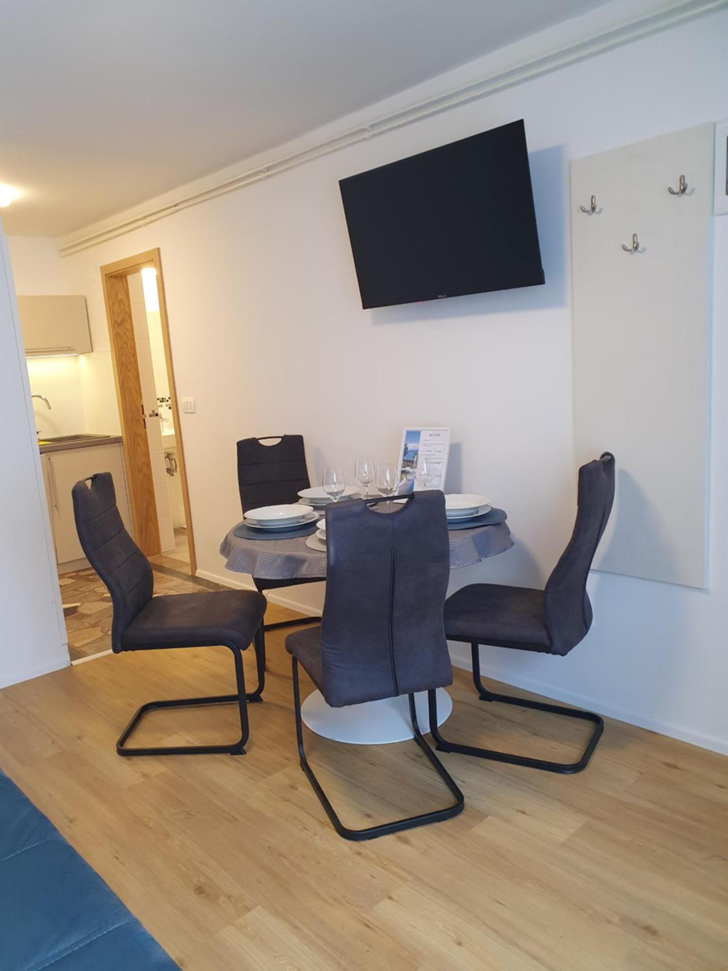 Apartmaji Pregelj *
